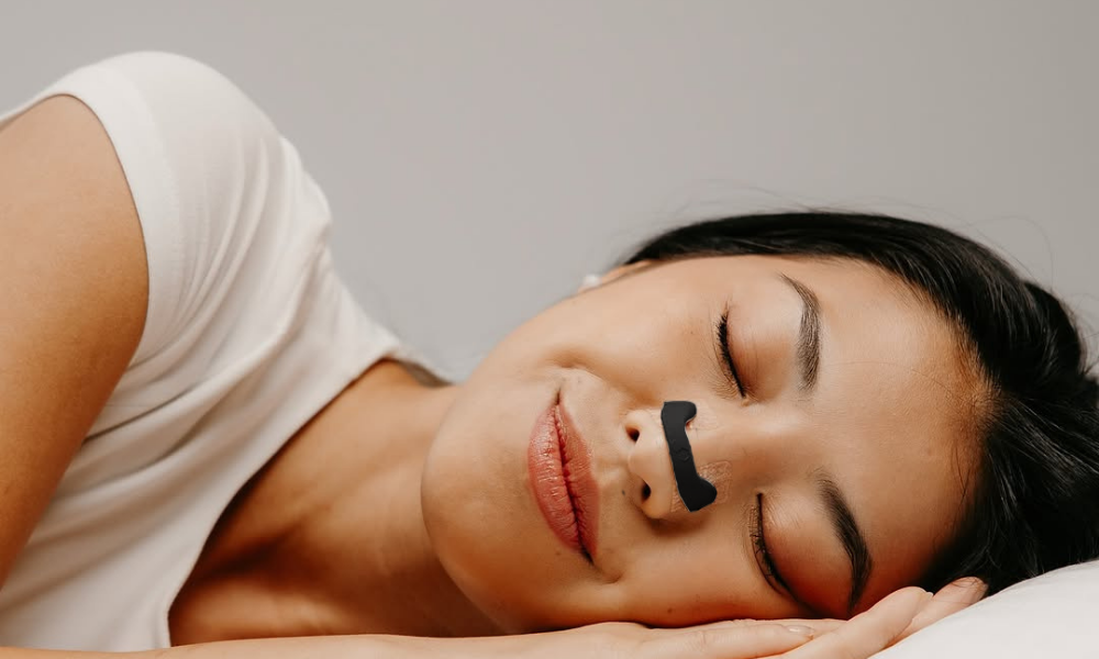 La bande nasale magnétique Flexair™ V2 est conçue pour améliorer votre respiration nasale, augmentant ainsi vos performances sportives et favorisant un sommeil réparateur.

